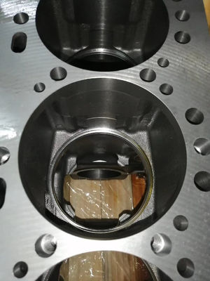 Iron 6CT8.3 3937493 Diesel Engine Cylinder Head Excavator